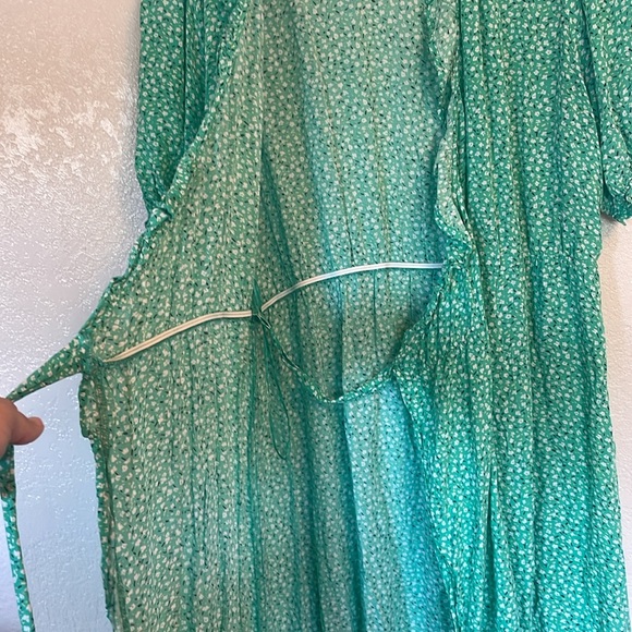 Old Navy green floral wrap dress - Picture 8 of 9